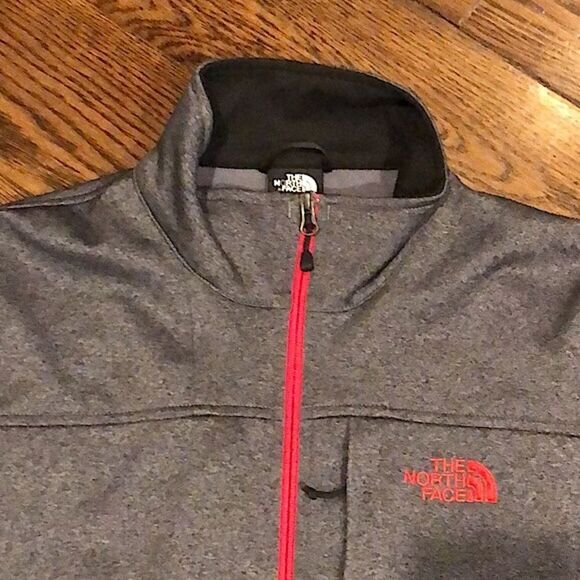 UNDER ARMOUR Men’s Grey Jacket With Red Full Zipper, Hand Pockets Jacket Sz Lrg - Picture 3 of 11